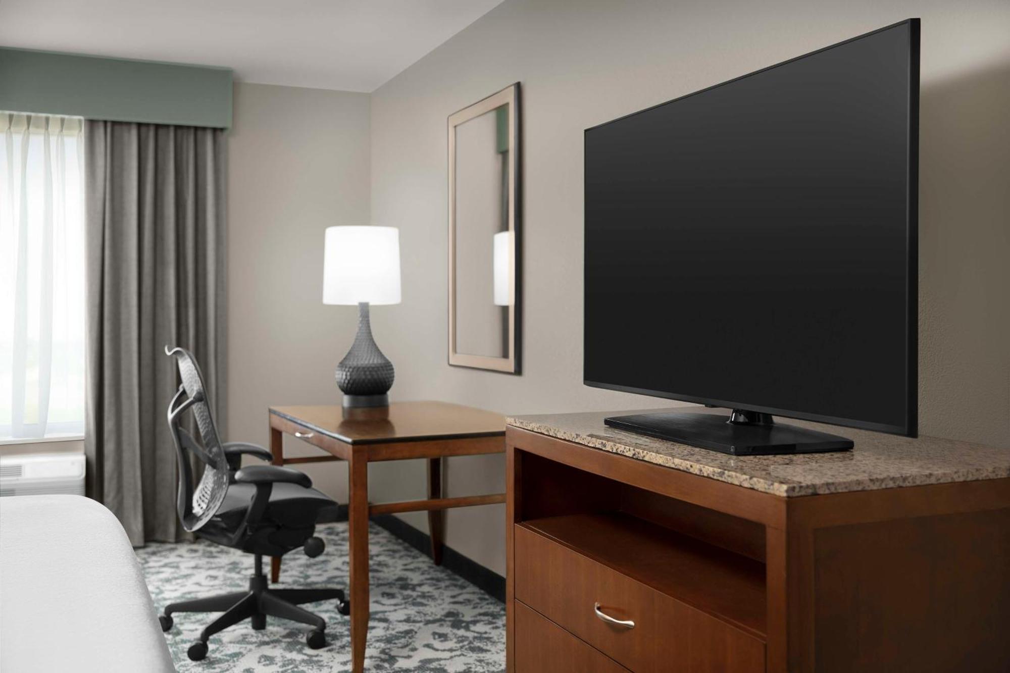 Hilton Garden Inn Хоффман-Эстейтс Экстерьер фото